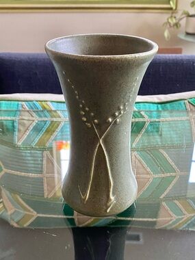 Art Pottery Studio Handmade Sage Olive Green Glazed Flower Buds Stem Signed 5.5”